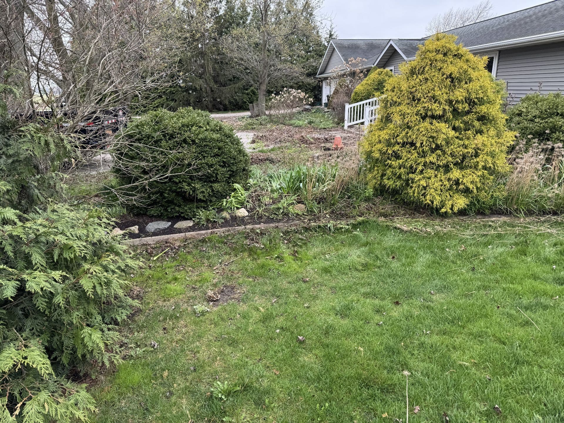 Gallery photos for Spring Refresh with Mulch Makeover in Lowell, Indiana: Image #6