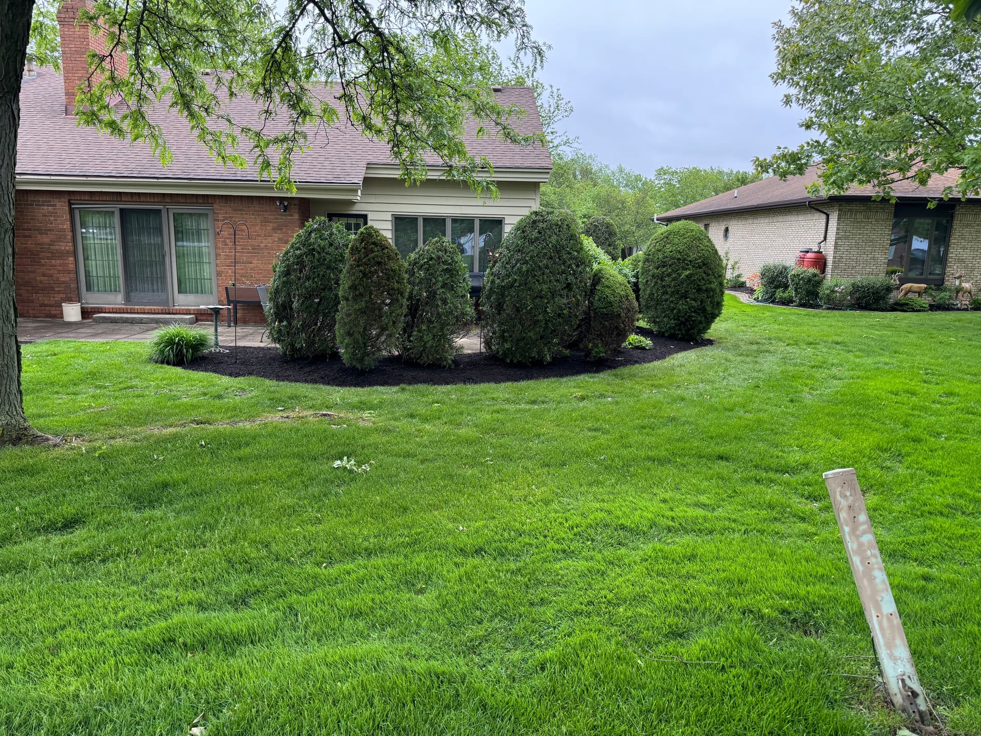 Gallery photos for Lush Mulch Makeover in Briar Ridge: Image #4