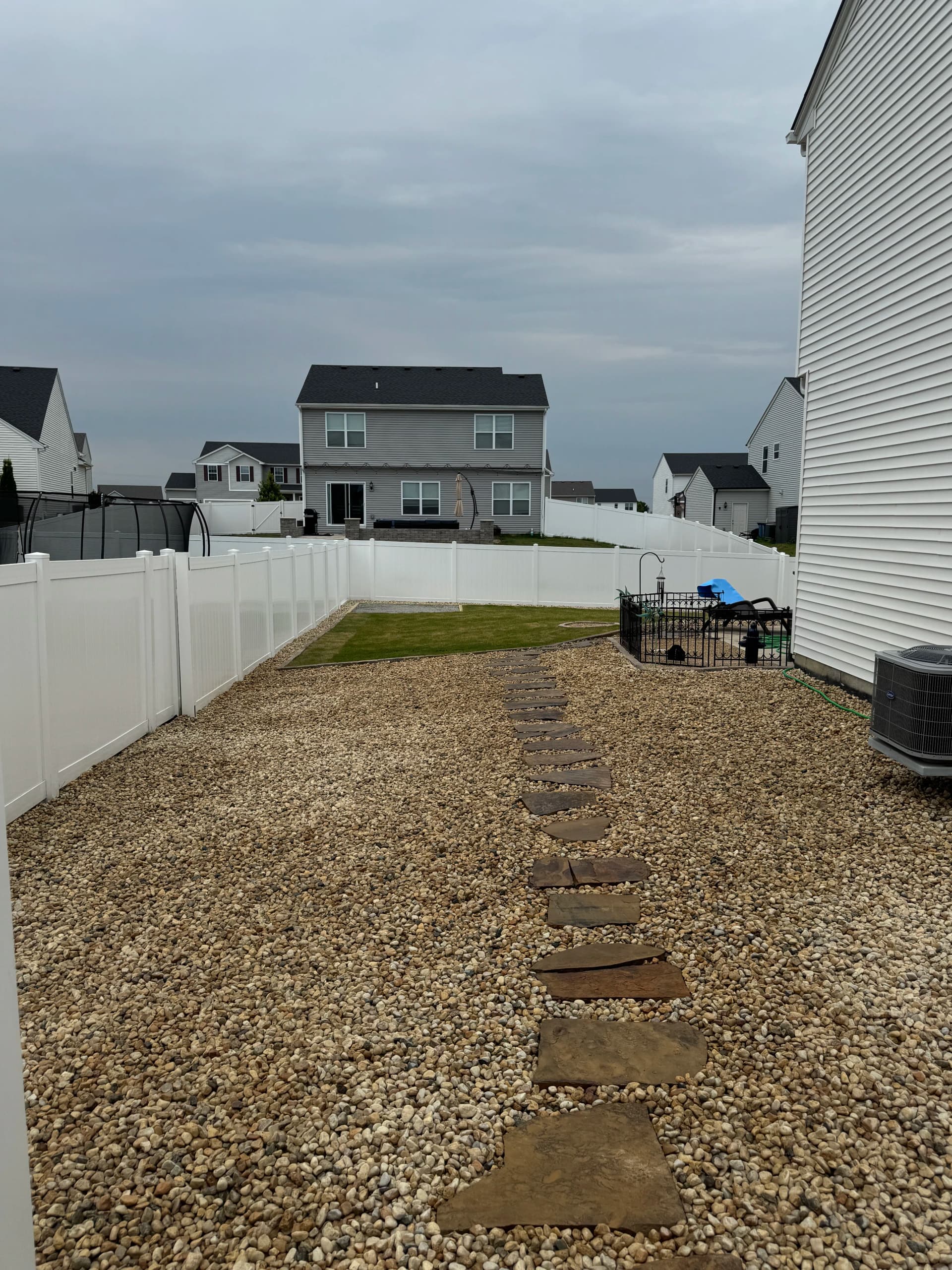 Gallery photos for Bare Clay Backyard Gets Sod, Gravel and Flagstone Makeover: Image #9